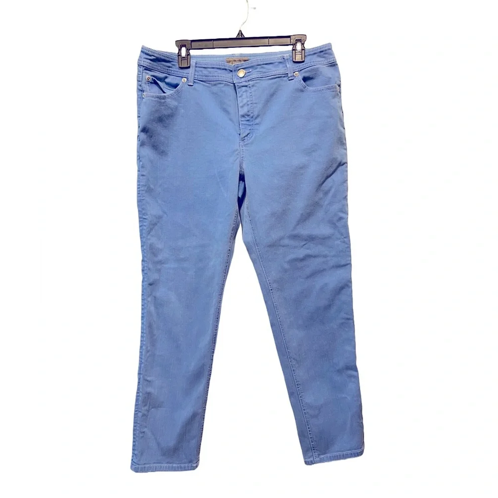 Chico's So Slimming Jeans –‎ Size 2.5  Flattering Tummy Control Denim